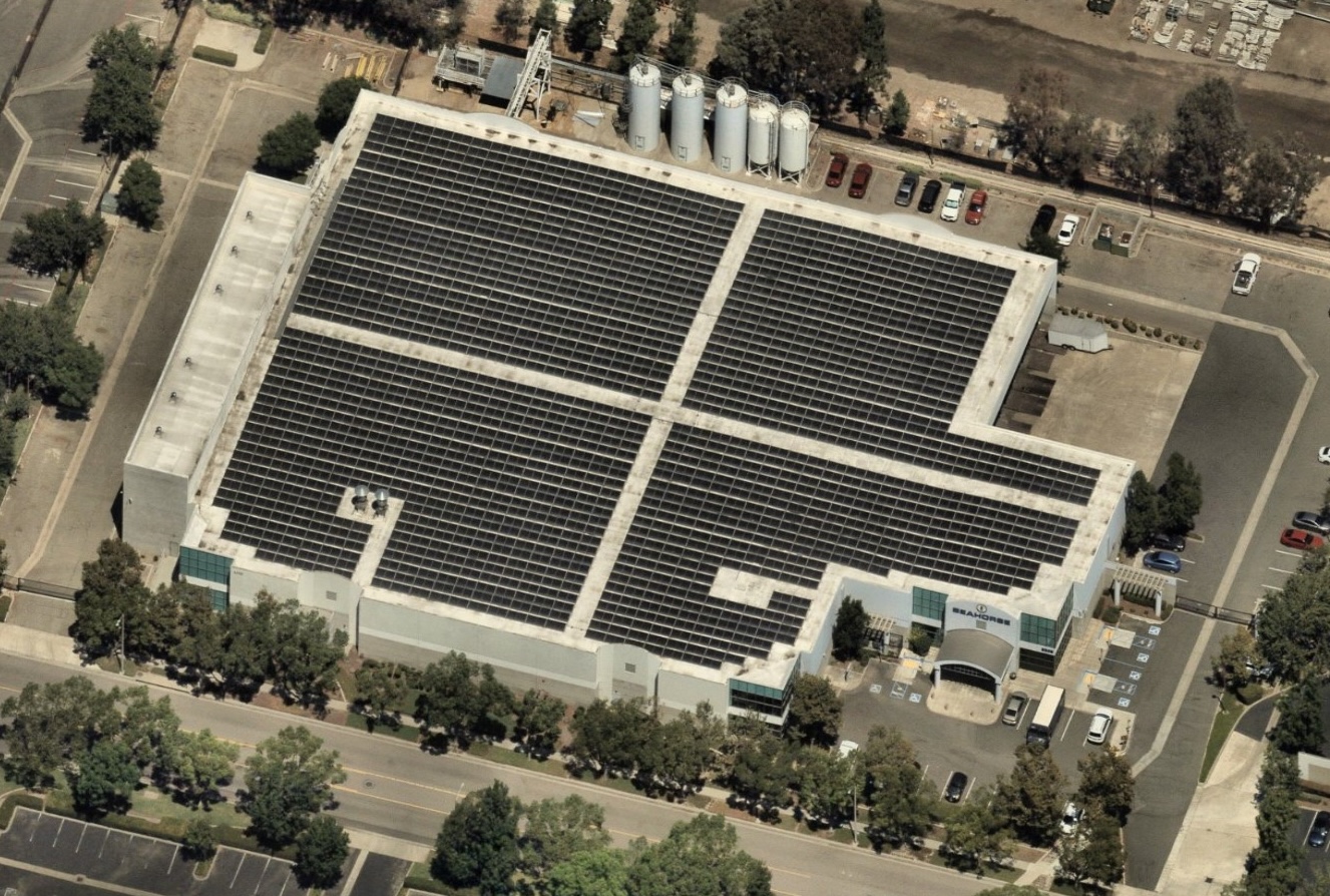 793kW rooftop solar installation at plastic injection molding facility in La Verne by Keen Energy
